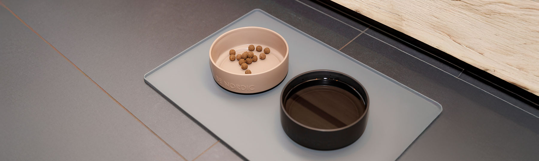 Matsk&aring;lsunderl&auml;gg till Hund