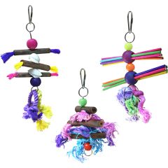 Ozami. Fågelleksak Color-Wood Mix. Färgglad leksak med mixade material.